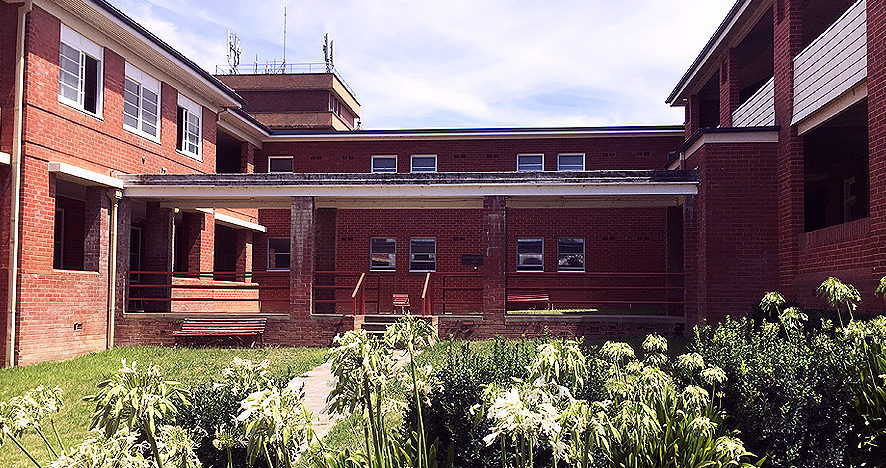 https://www.goulburnredevelopment.health.nsw.gov.au/WWW_Goulburn/media/Historic-GoBH-pics/886x468-lady-g3-gbn.jpg