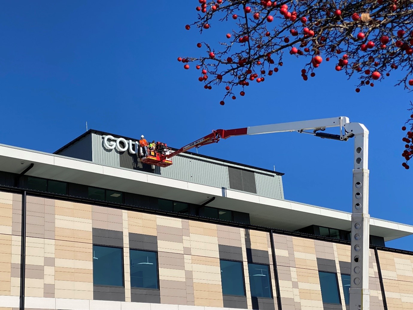 Goulburn Base Hospital sign installed