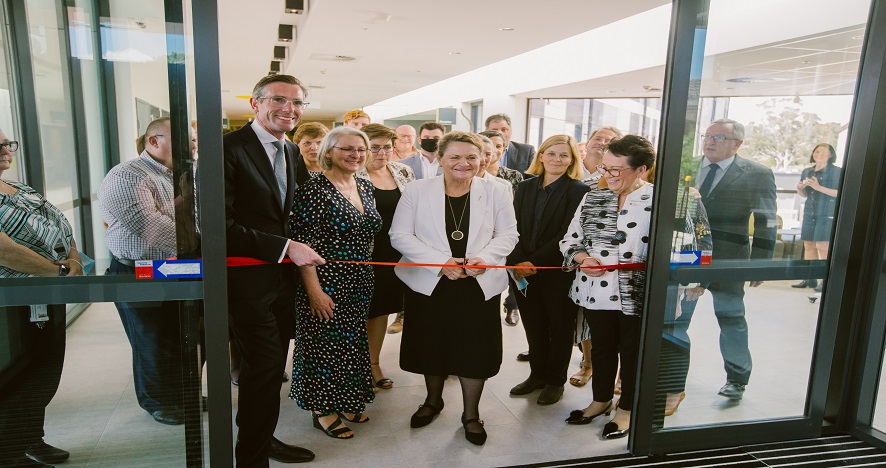 Goulburn-Hospital-opening-carousel.jpg